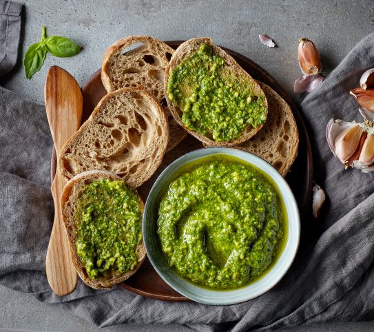 Avocado Pesto Ayurveda als Brotaufstrich, Dip oder zu Pasta